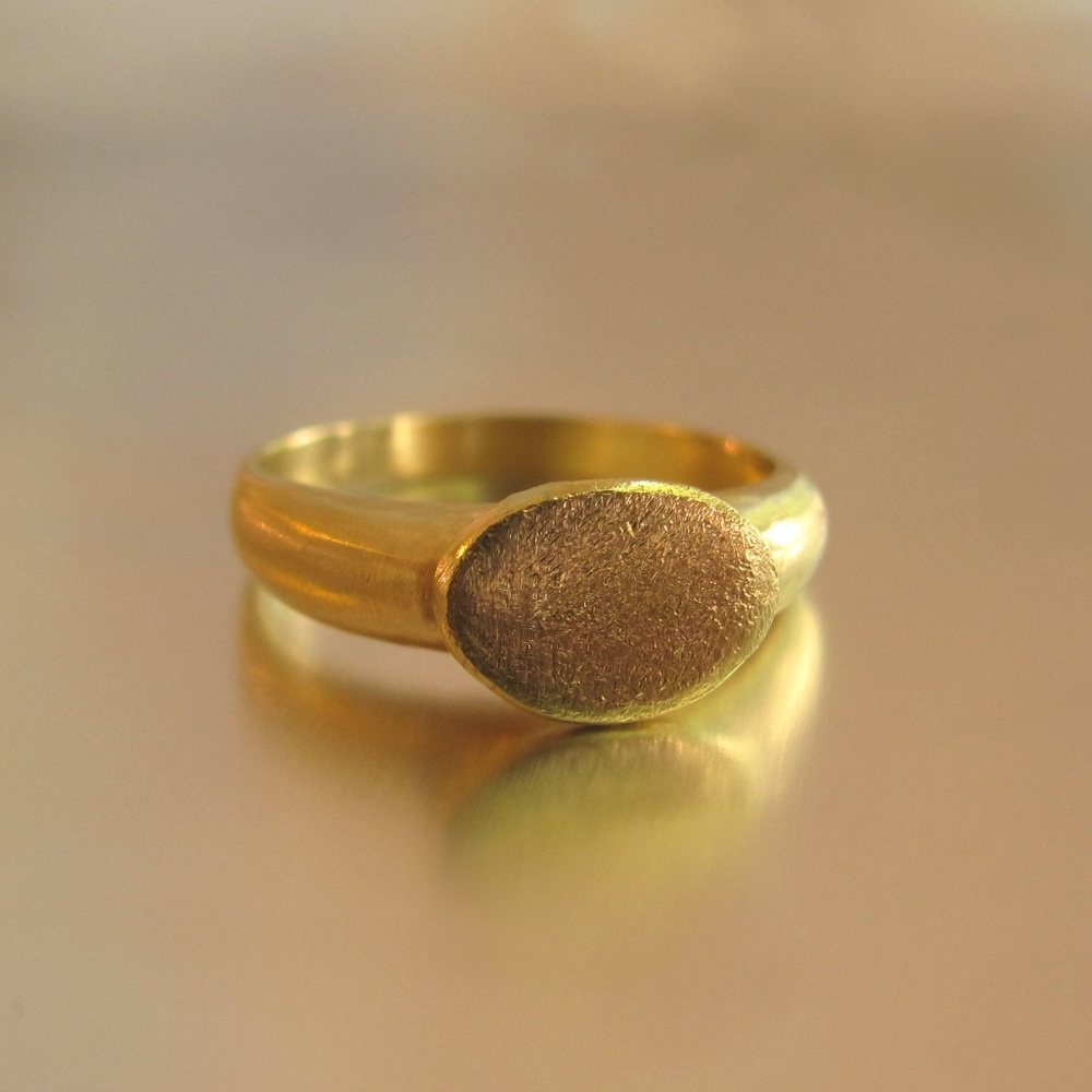 Signet ring. 14k solid yellow gold ring. - Picture 6 of 17